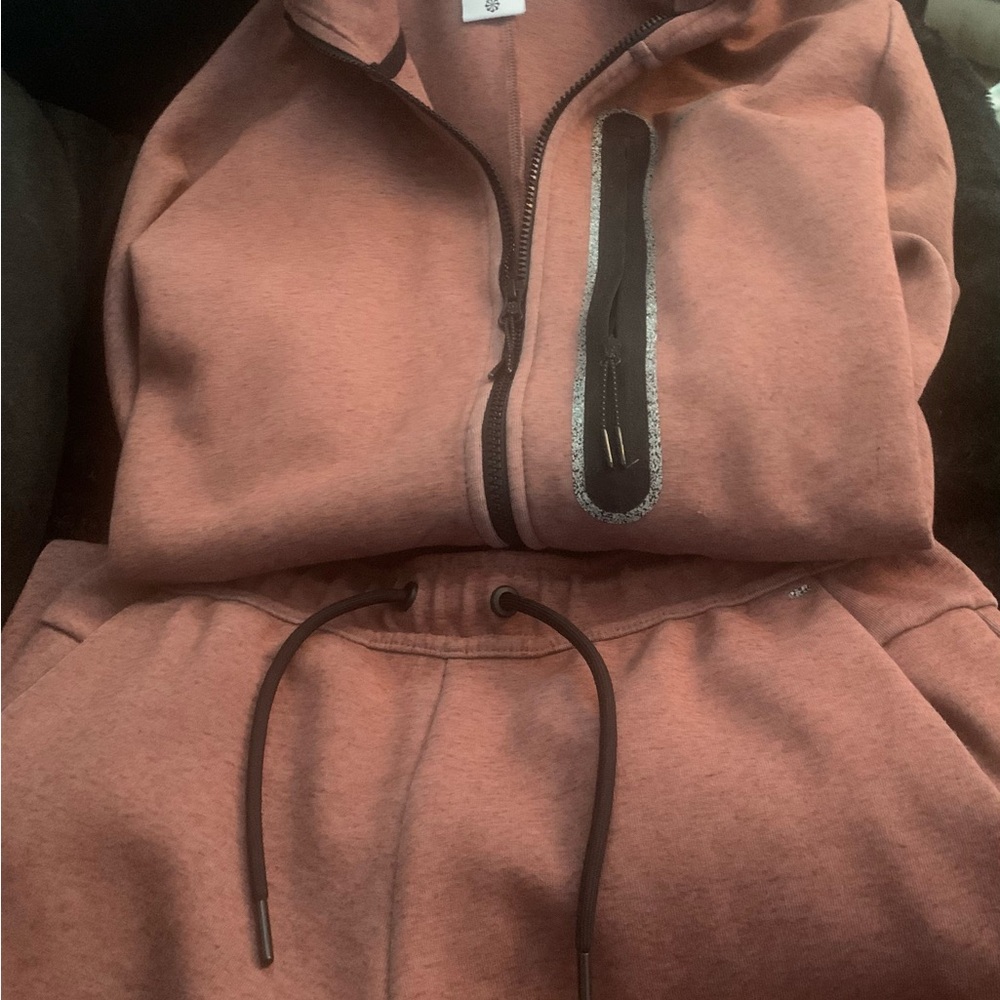 Gently Used Nike tech suit size small some wear